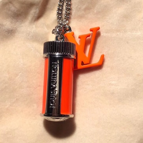 LV FLUO CHARM NECKLACE - Picture 4 of 7